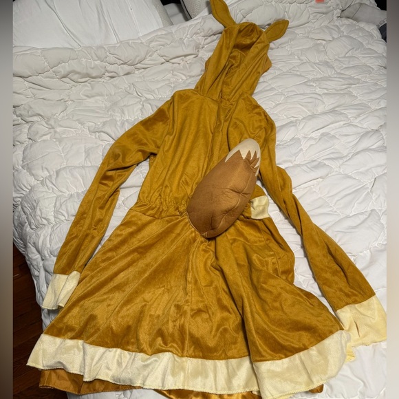 Womens Pokemon eevee costume M 8/10 - Picture 4 of 4